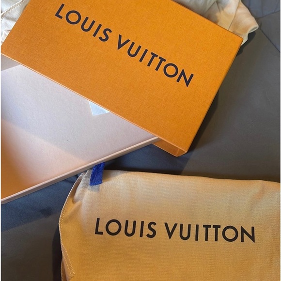 Louis Vuitton Clemence Wallet - Picture 2 of 15